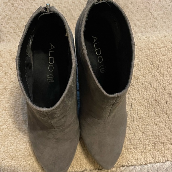 Gray suede, Aldo zip wedge booties size 6 - Picture 4 of 5